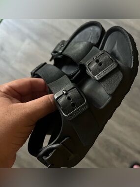 Kids Black Birkenstock Milano Eva sandal size 9 / 9.5 27 EU toddler